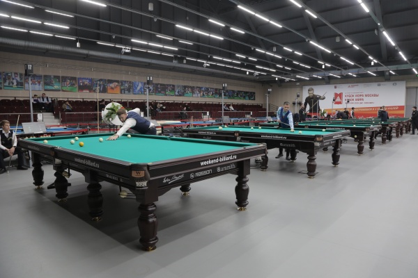 Бильярдный стол для русской пирамиды "Classic II" (12 футов, массив ольхи, борт ясень (махагон)